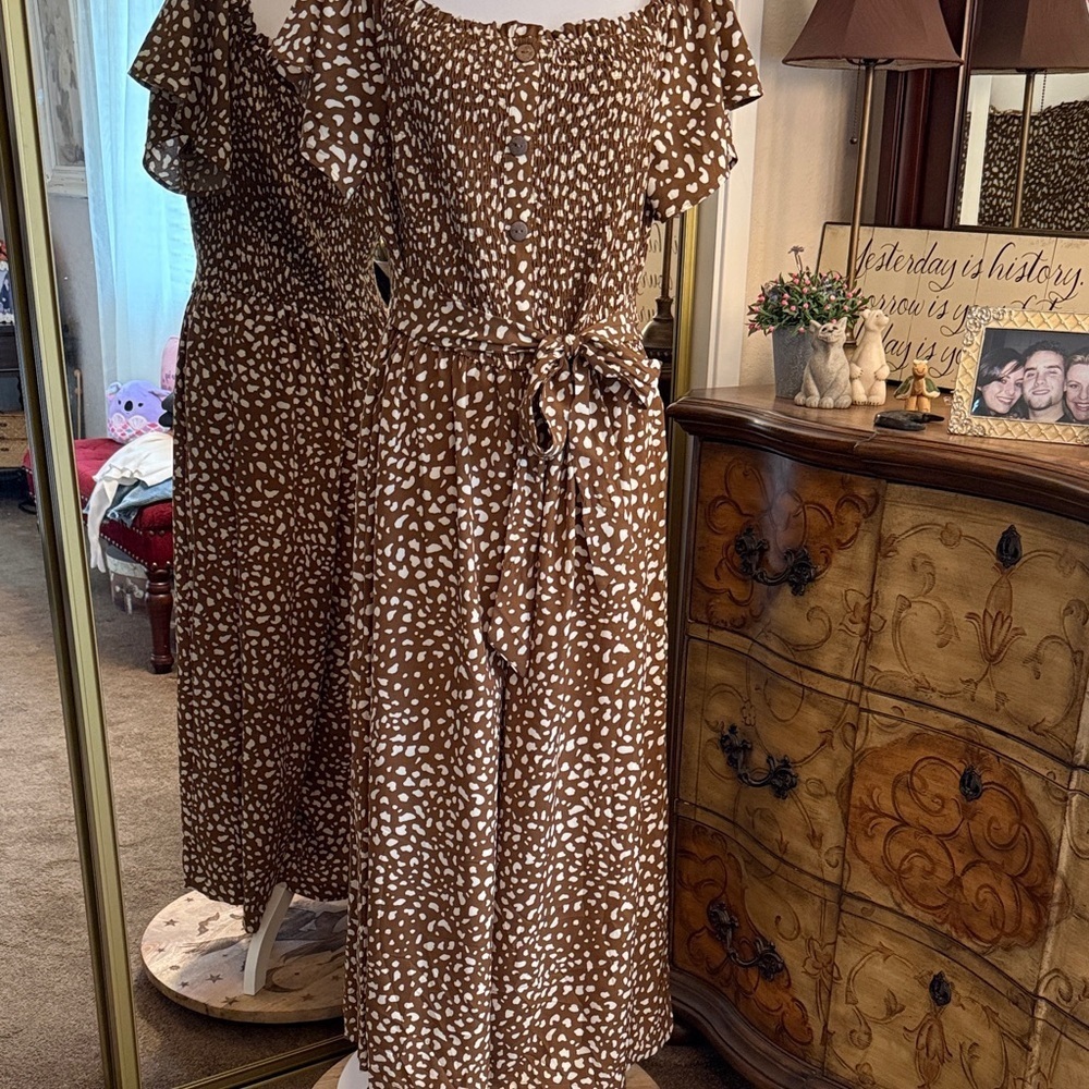 Oddly Brown & Cream Smocked Faux Button Front Jumpsuit - Size XL - Picture 2 of 15
